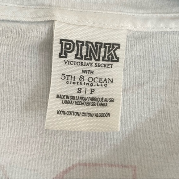 PINK Alabama cotton light weight
Pull over A logo Bama 
Victoria Secret PINK 
SM - Picture 5 of 7